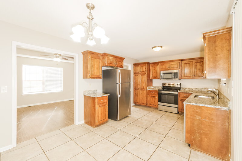 1,915/Mo, 600 Fall Creek Drive Belton, MO 64012 Dining Room View