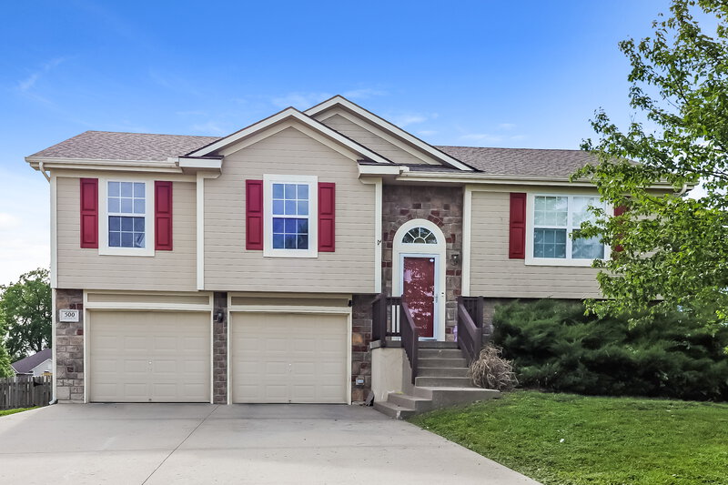 2,040/Mo, 500 Fall Creek Drive Belton, MO 64012 External View