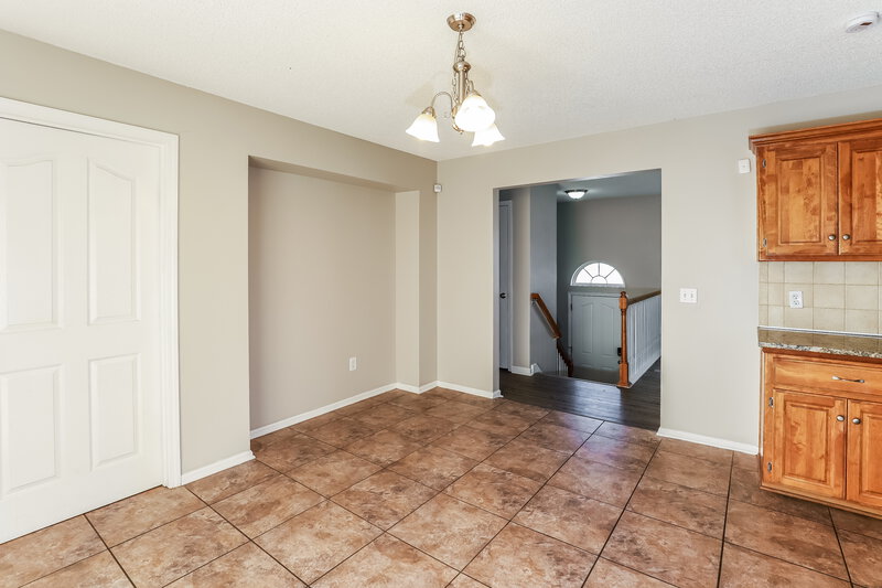 2,140/Mo, 712 Hibiscus CR Belton, MO 64012 Dining Room View