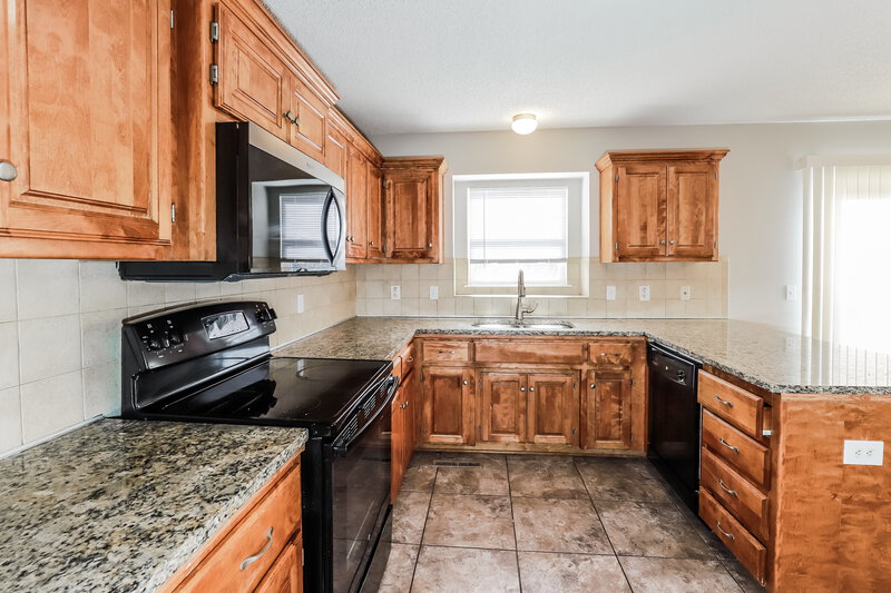 2,140/Mo, 712 Hibiscus CR Belton, MO 64012 Kitchen View 2