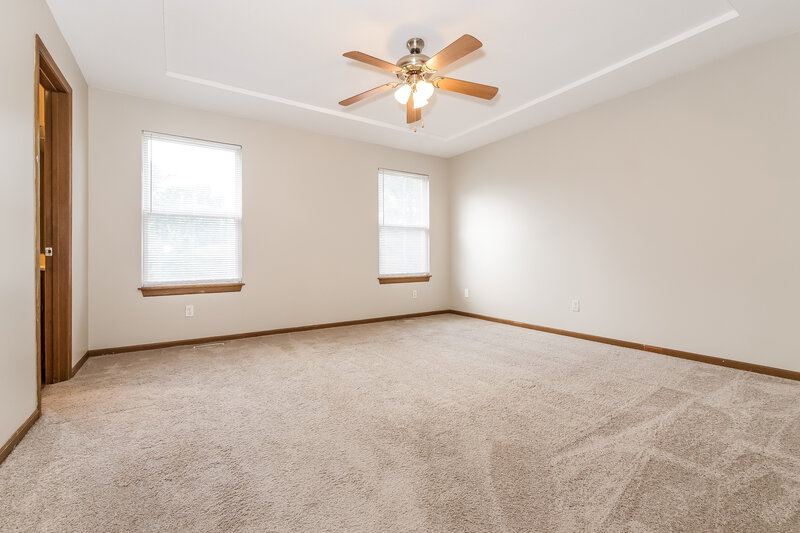 1,740/Mo, 3026 SW Shadow Brook Dr Blue Springs, MO 64015 Main Bedroom View 2