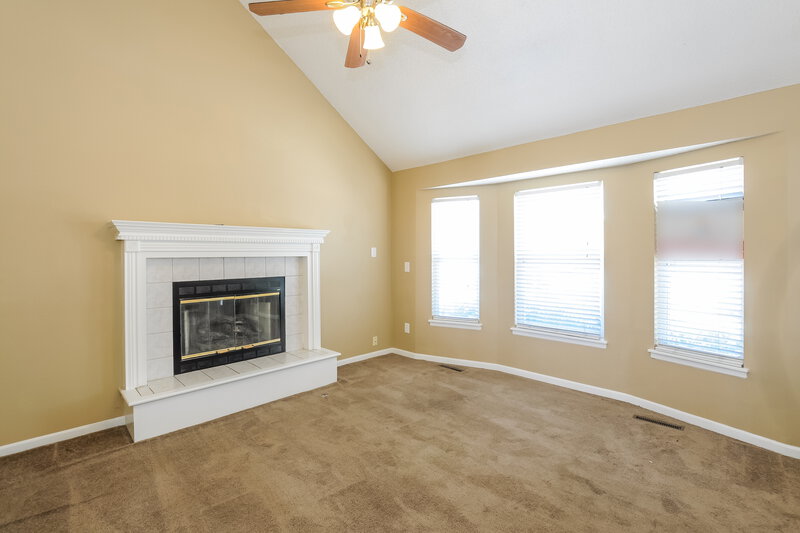 2,135/Mo, 634 NW Rosaceae Dr Blue Springs, MO 64015 Living Room View