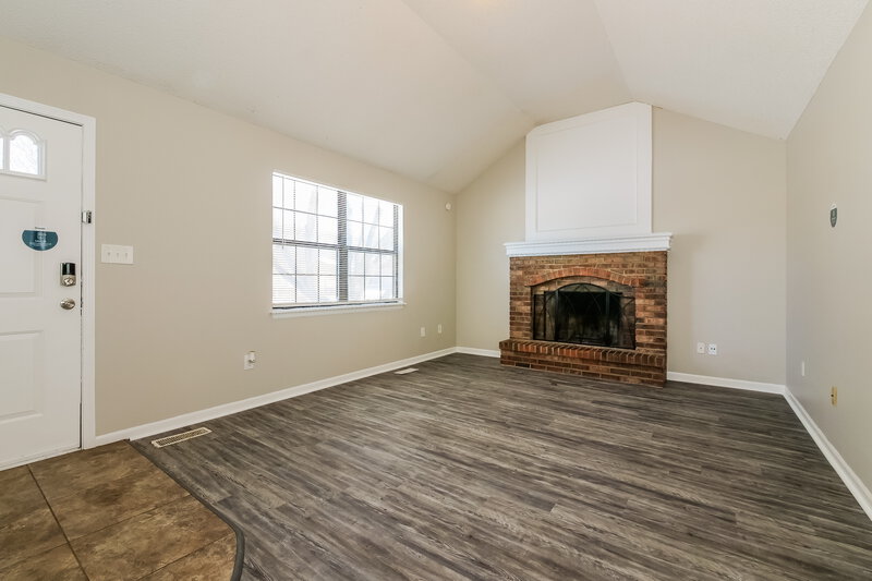 1,995/Mo, 1509 NW 50th St Blue Springs, MO 64015 Living Room View