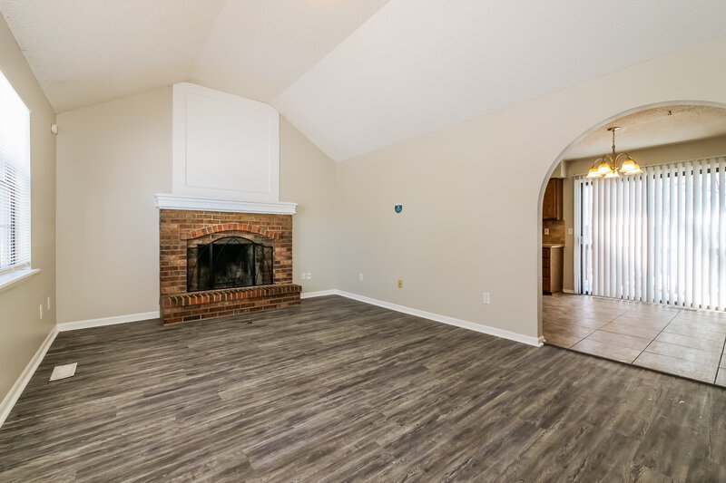 1,995/Mo, 1509 NW 50th St Blue Springs, MO 64015 Living Room View 3