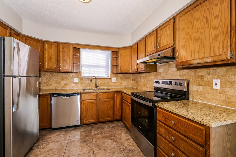 1,995/Mo, 1509 NW 50th St Blue Springs, MO 64015 Kitchen View