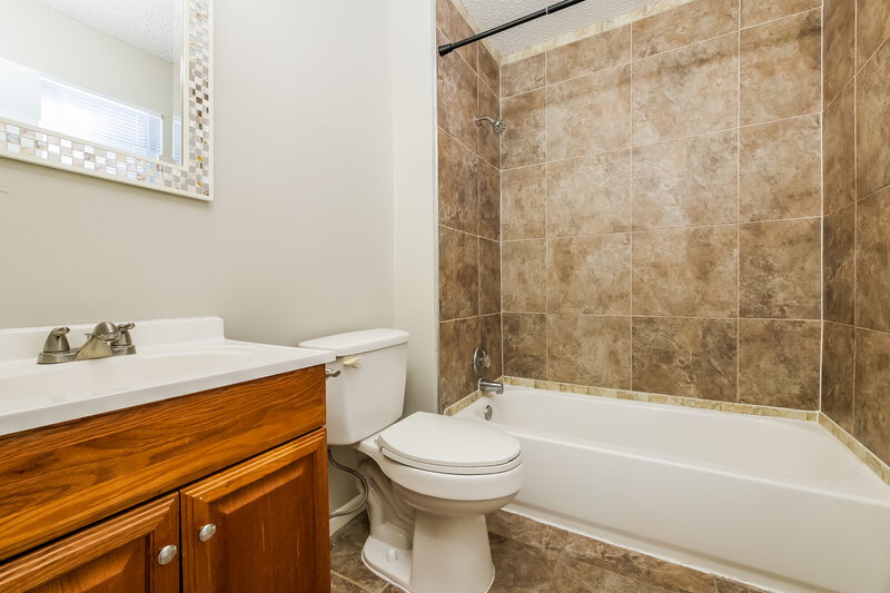 1,995/Mo, 1509 NW 50th St Blue Springs, MO 64015 Main Bathroom View 2