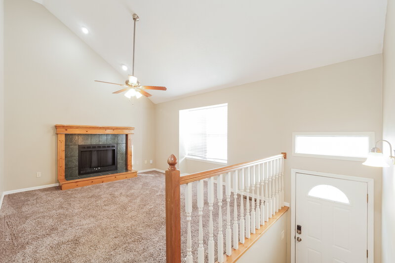 1,965/Mo, 1710 Cody Dr Raymore, MO 64083 Foyer View
