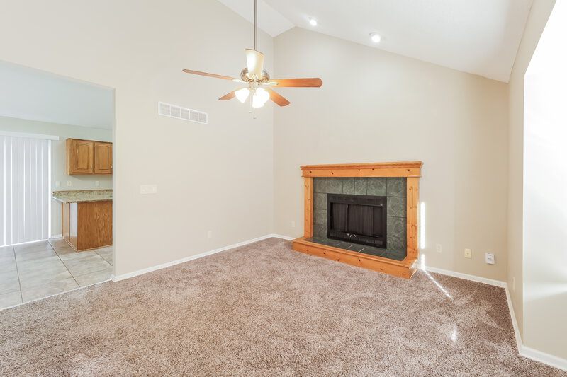 1,965/Mo, 1710 Cody Dr Raymore, MO 64083 Living Room View