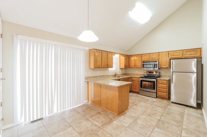 1,965/Mo, 1710 Cody Dr Raymore, MO 64083 Dining Room View