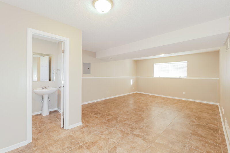 1,965/Mo, 1710 Cody Dr Raymore, MO 64083 Basement View 2