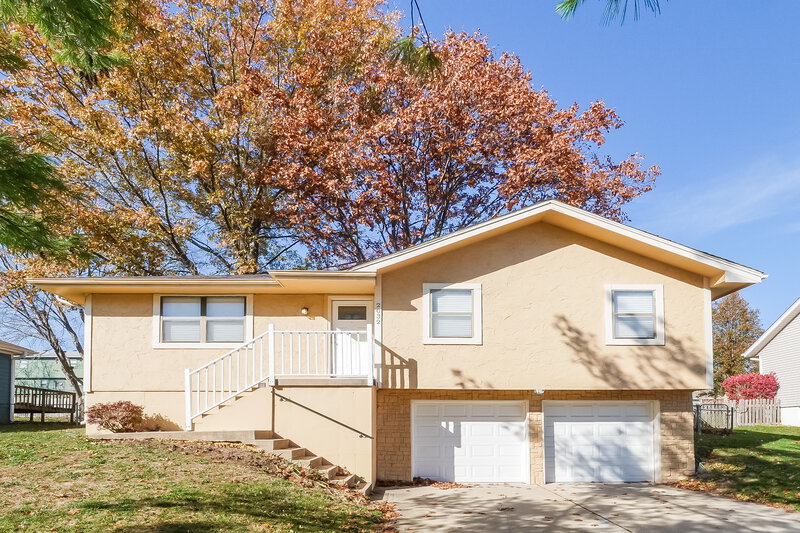 1,875/Mo, 2032 NE Patterson Dr Lees Summit, MO 64086 External View