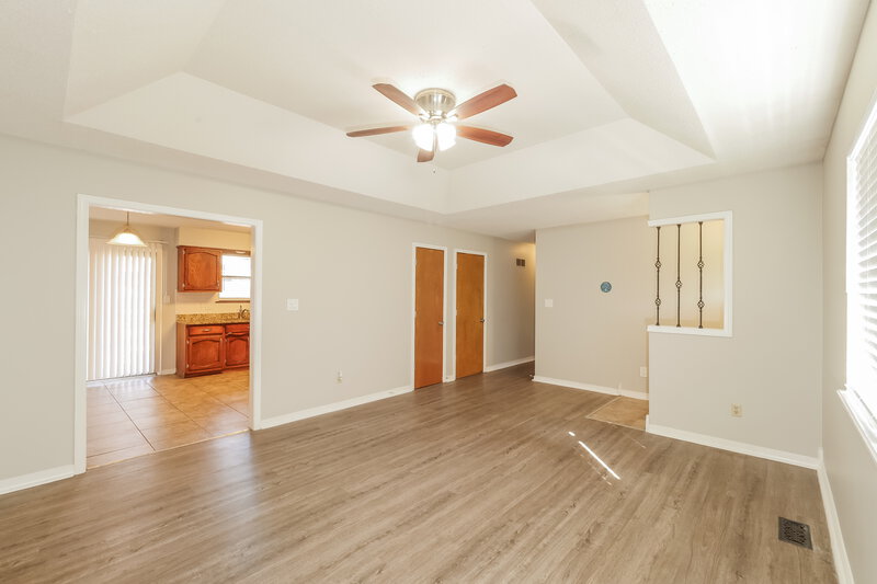 1,875/Mo, 2032 NE Patterson Dr Lees Summit, MO 64086 Living Room View