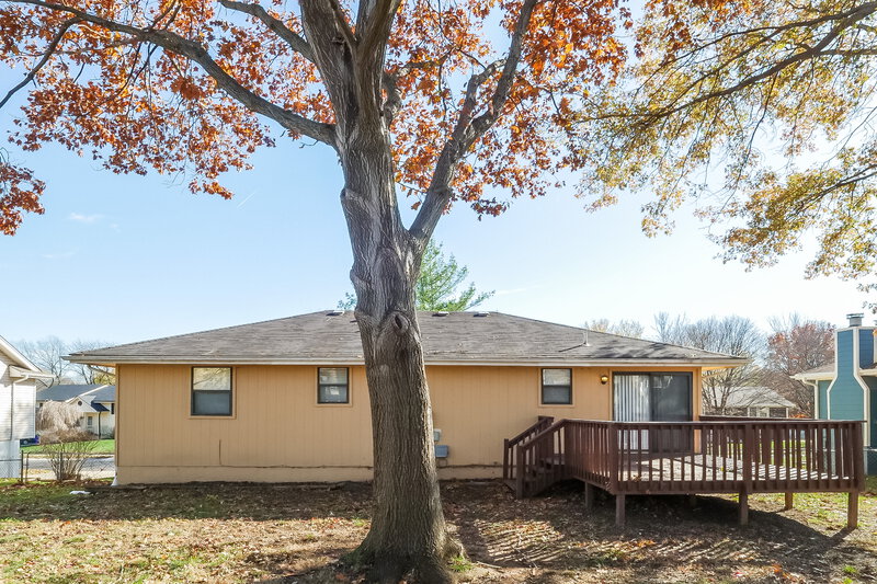 1,875/Mo, 2032 NE Patterson Dr Lees Summit, MO 64086 Rear View