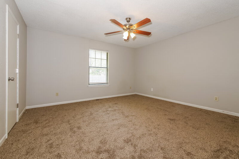 2,680/Mo, 1304 NE Ridgeview Dr Lees Summit, MO 64086 Main Bedroom View