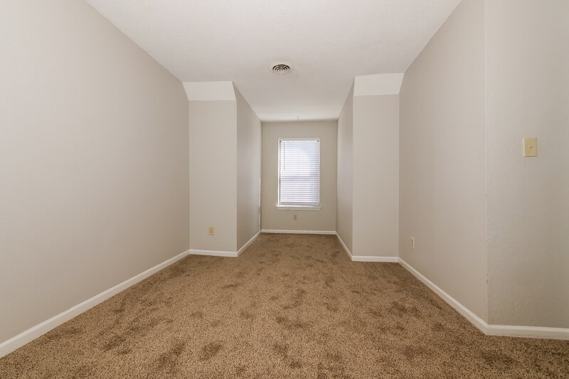 2,680/Mo, 1304 NE Ridgeview Dr Lees Summit, MO 64086 Bedroom View