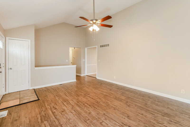 1,765/Mo, 902 Ridge Dr Belton, MO 64012 Living Room View 2