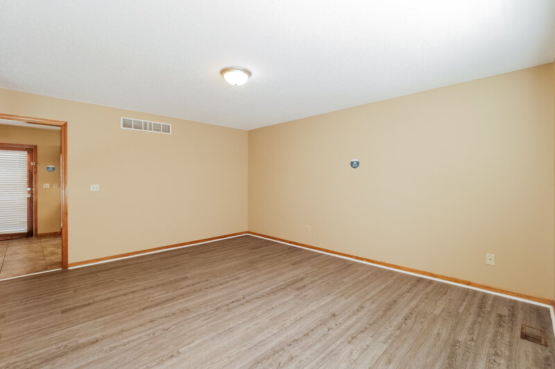 1,800/Mo, 17407 Cerrito Dr Belton, MO 64012 Living Room View 2