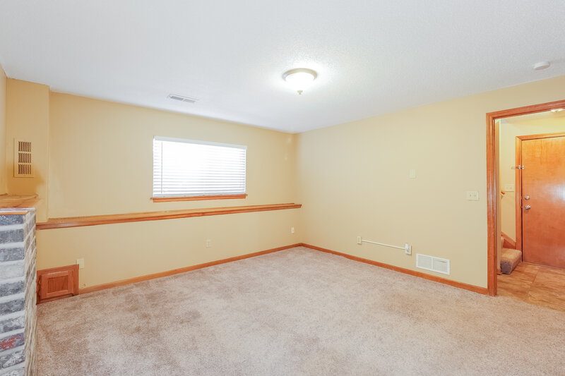 1,800/Mo, 17407 Cerrito Dr Belton, MO 64012 Basement View 2