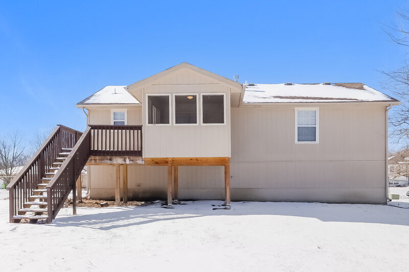 1,800/Mo, 17407 Cerrito Dr Belton, MO 64012 Rear View