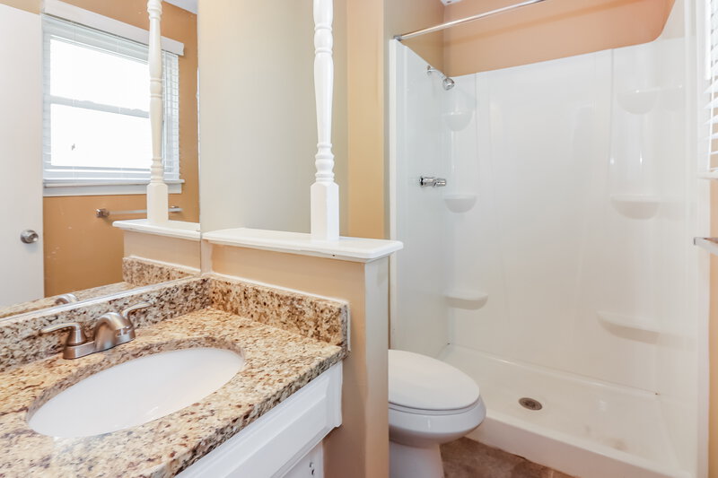 2,770/Mo, 7505 E 134th St Grandview, MO 64030 Main Bathroom View