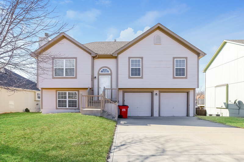 2,500/Mo, 1100 N Ponca Dr Independence, MO 64056 External View