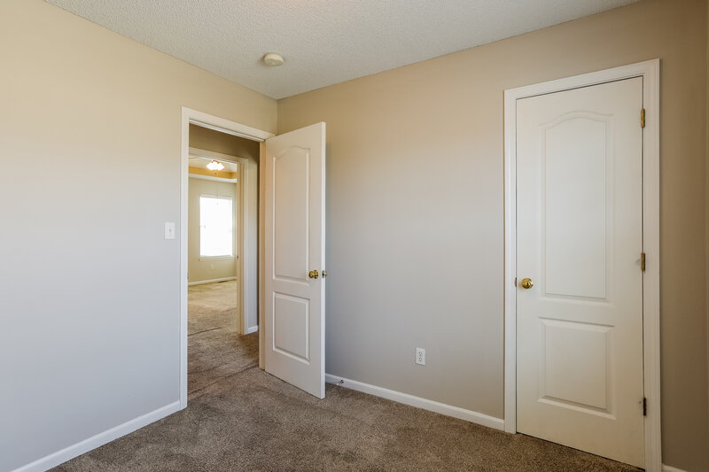 2,500/Mo, 1100 N Ponca Dr Independence, MO 64056 Bedroom View 3