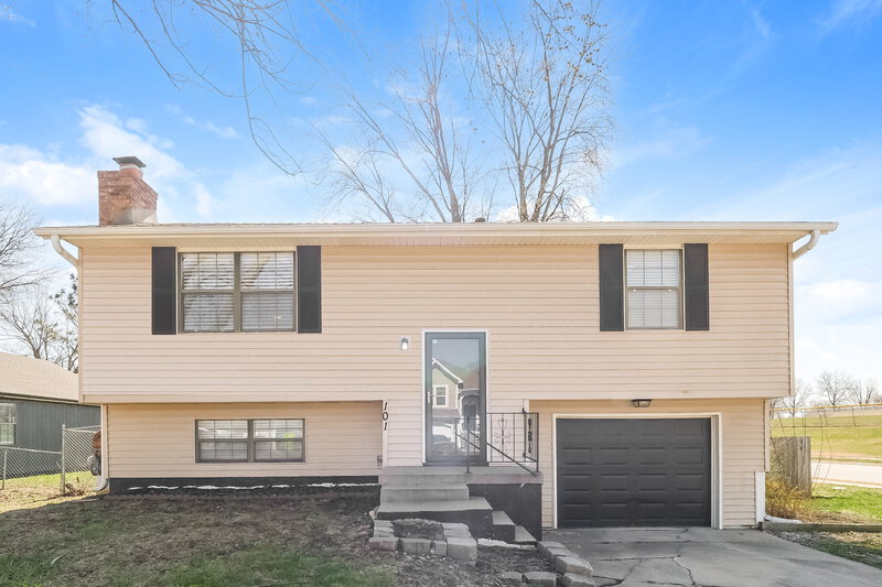 1,760/Mo, 101 E Pacific Dr Belton, MO 64012 External View