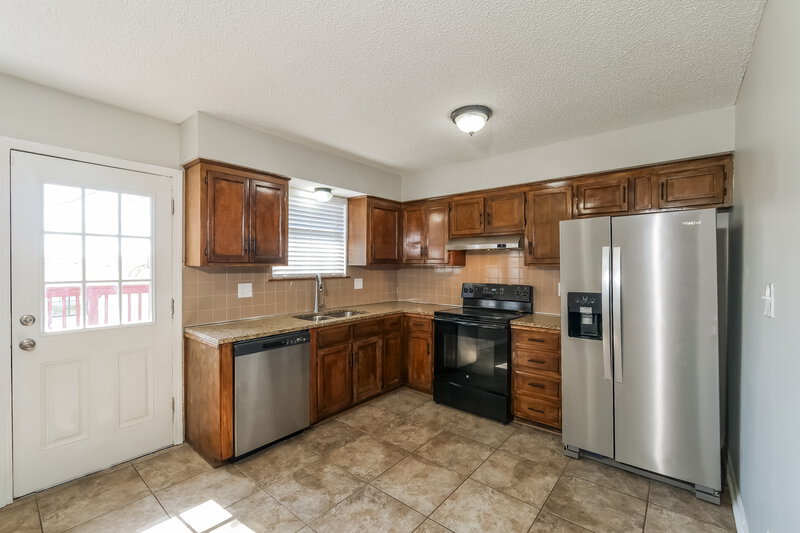 1,760/Mo, 101 E Pacific Dr Belton, MO 64012 Kitchen View