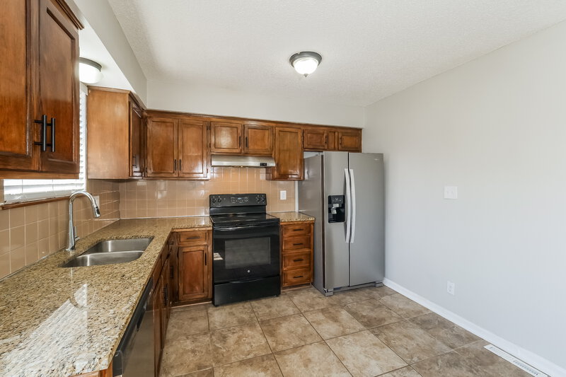 1,760/Mo, 101 E Pacific Dr Belton, MO 64012 Kitchen View 2