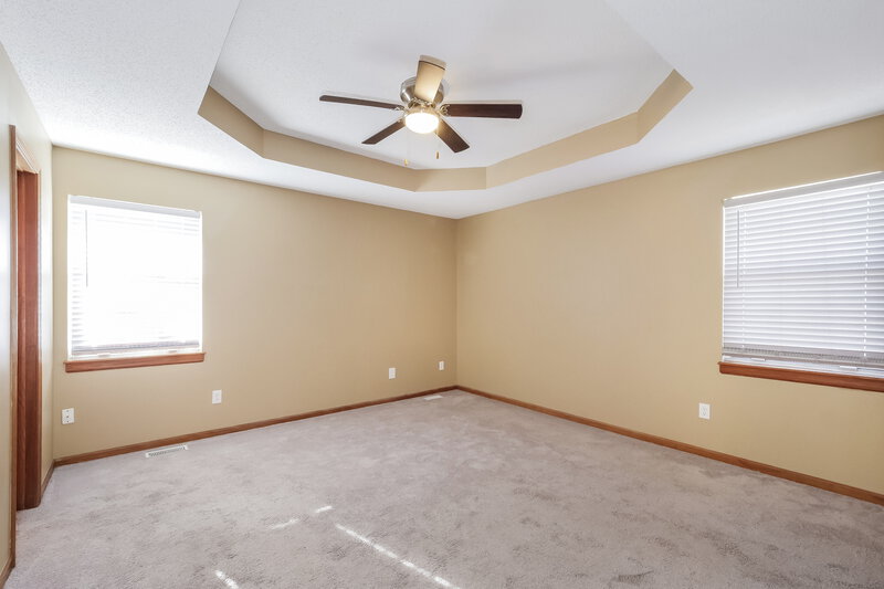 1,755/Mo, 1711 Roberta Dr Raymore, MO 64083 Main Bedroom View 2