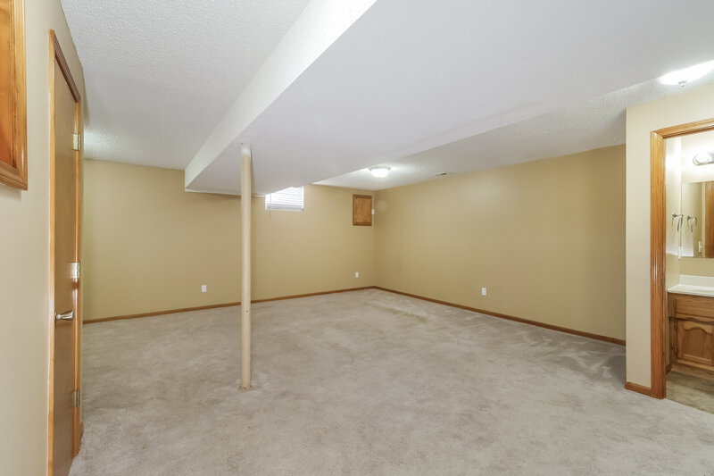 1,755/Mo, 1711 Roberta Dr Raymore, MO 64083 Basement View 3