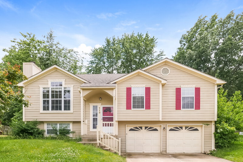 1,880/Mo, 113 W Laredo Trail Raymore, MO 64083 External View