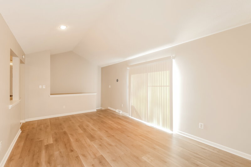 1,745/Mo, 2205 NW 65th St Kansas City, MO 64151 Living Room View