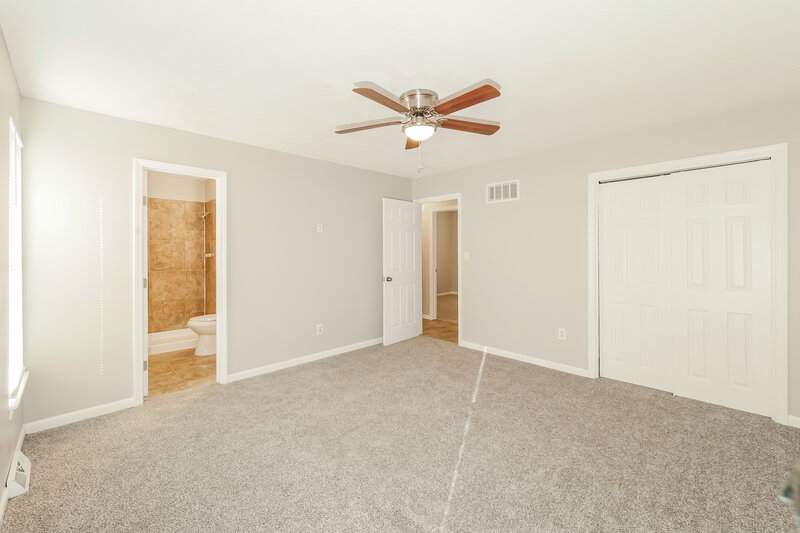 1,745/Mo, 2205 NW 65th St Kansas City, MO 64151 Main Bedroom View