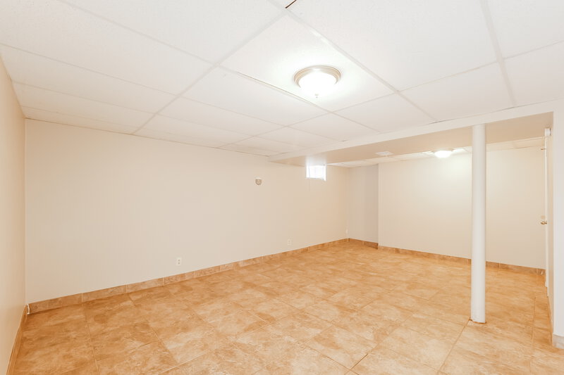 1,745/Mo, 2205 NW 65th St Kansas City, MO 64151 Basement View 4