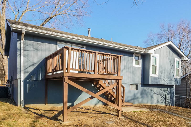 1,745/Mo, 2205 NW 65th St Kansas City, MO 64151 Rear View 2