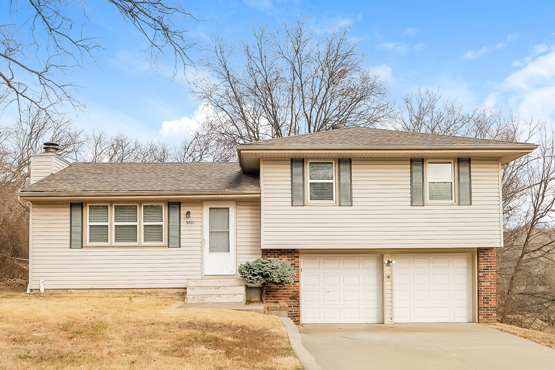 1,585/Mo, 5011 N Woodridge Dr Kansas City, MO 64151 External View