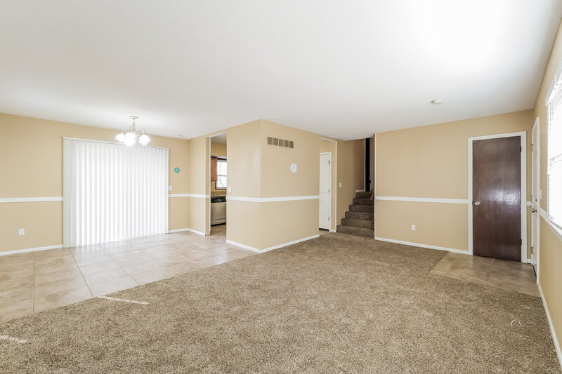 1,585/Mo, 5011 N Woodridge Dr Kansas City, MO 64151 Living Room View