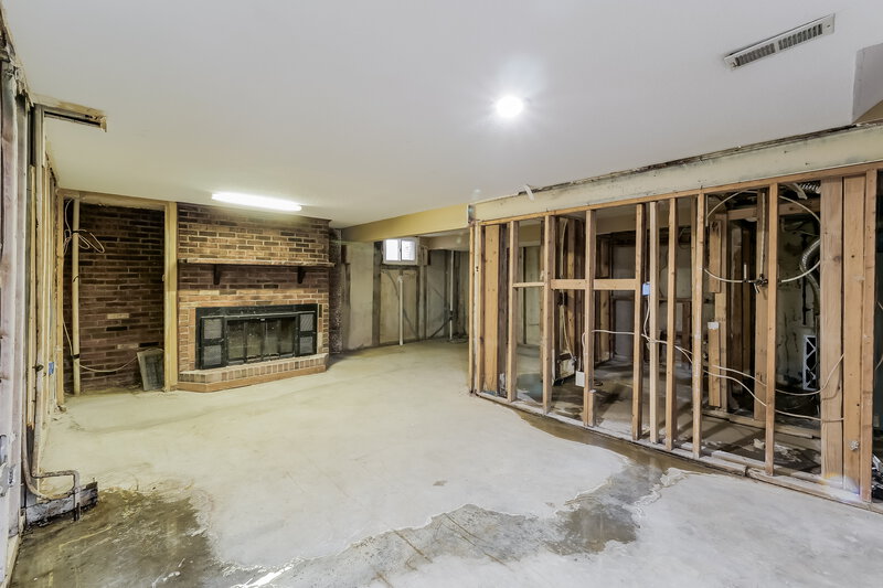 1,585/Mo, 5011 N Woodridge Dr Kansas City, MO 64151 Basement View