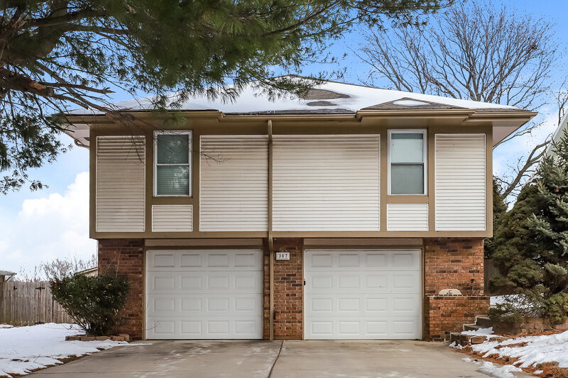 1,955/Mo, 307 NW Sherwood Dr Blue Springs, MO 64014 External View