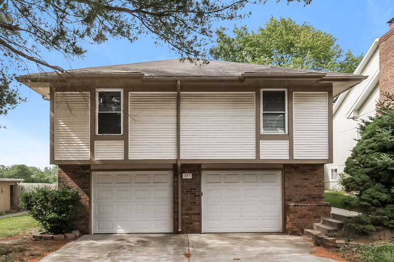 1,955/Mo, 307 NW Sherwood Dr Blue Springs, MO 64014 External View