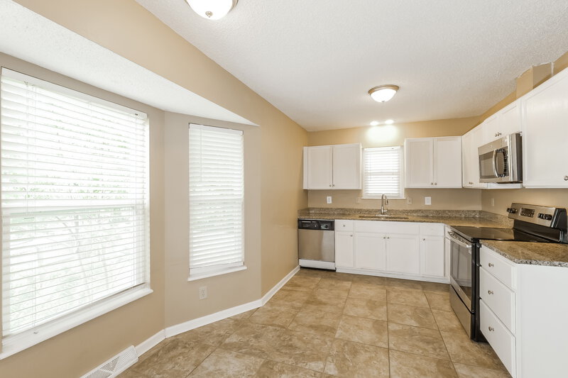1,955/Mo, 307 NW Sherwood Dr Blue Springs, MO 64014 Kitchen View
