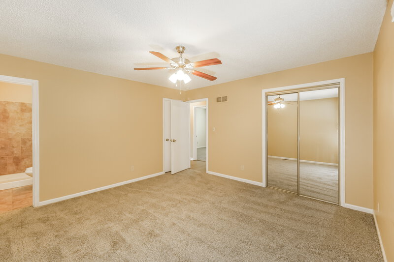 1,955/Mo, 307 NW Sherwood Dr Blue Springs, MO 64014 Main Bedroom View