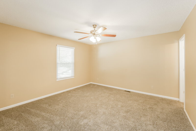 1,955/Mo, 307 NW Sherwood Dr Blue Springs, MO 64014 Main Bedroom View 2