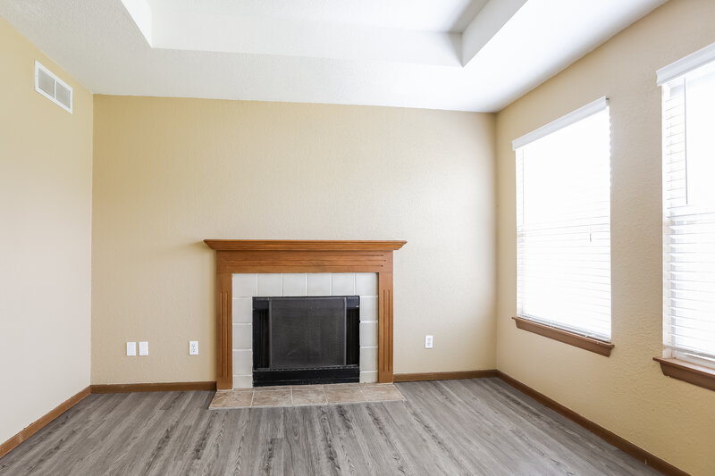 1,695/Mo, 20205 E 17th St Ct N Independence, MO 64056 Living Room View