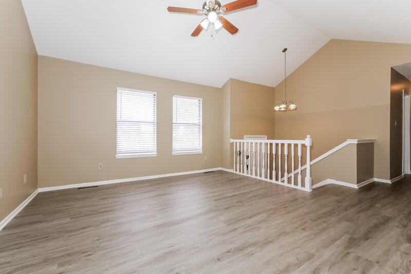 1,715/Mo, 106 Brent Rd Belton, MO 64012 Living Room View 2