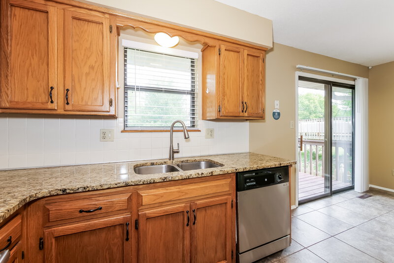 1,715/Mo, 106 Brent Rd Belton, MO 64012 Kitchen View 2