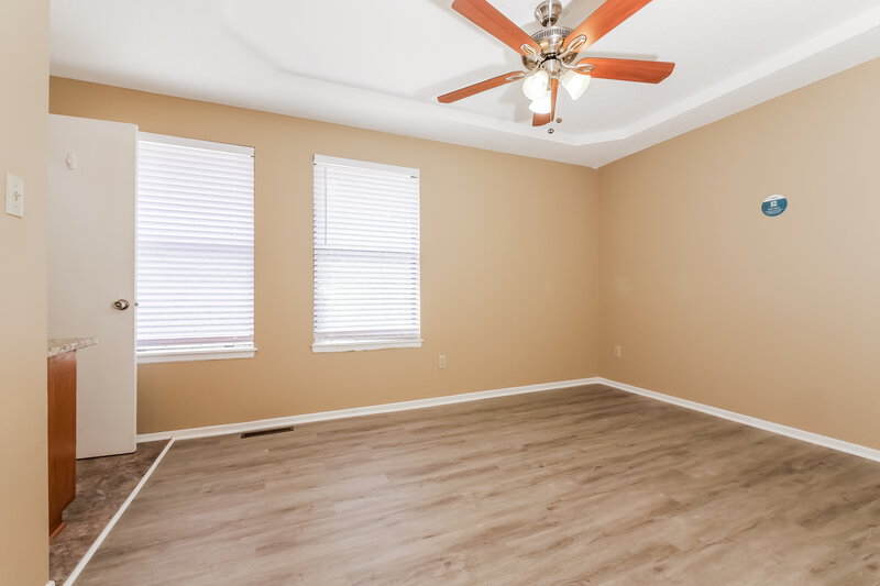 1,715/Mo, 106 Brent Rd Belton, MO 64012 Main Bedroom View 2