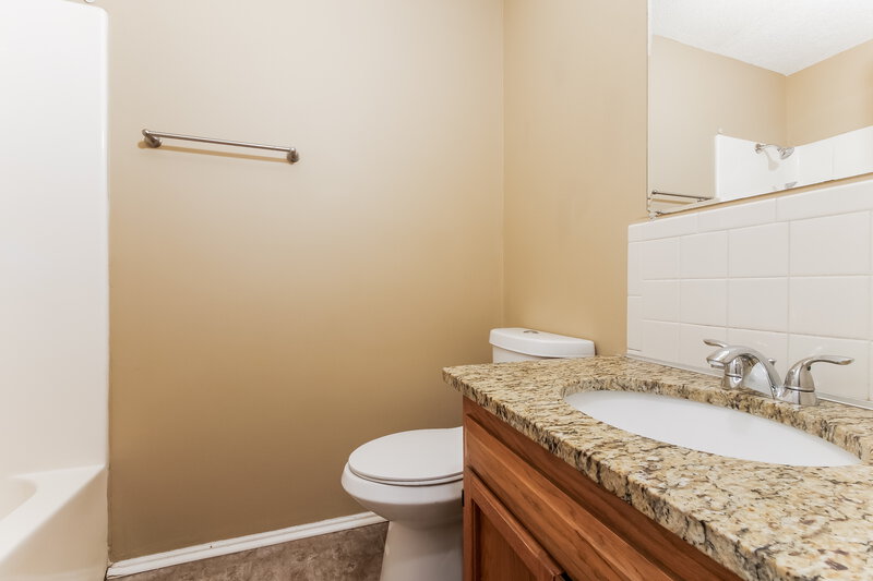 1,715/Mo, 106 Brent Rd Belton, MO 64012 Bathroom View