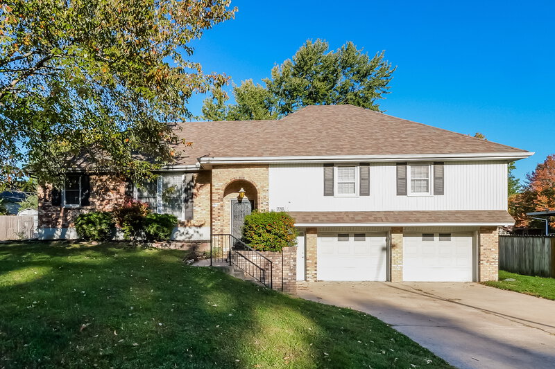 1,825/Mo, 716 N Choctaw Ave Independence, MO 64056 External View